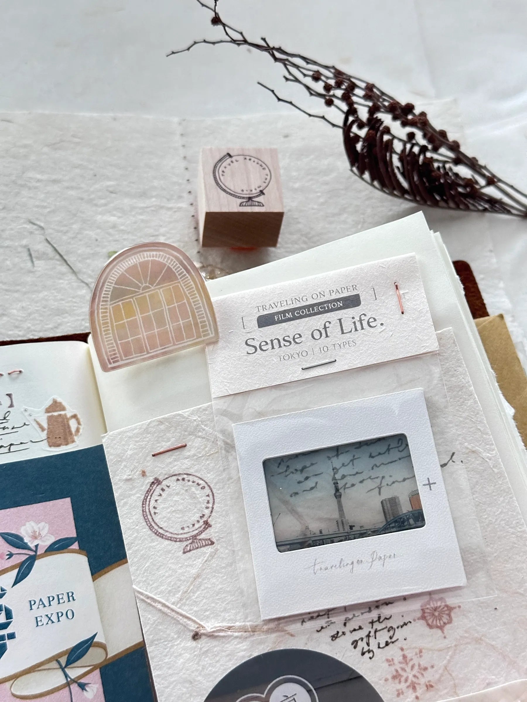 NOVE Explore Rubber Stamp Globe