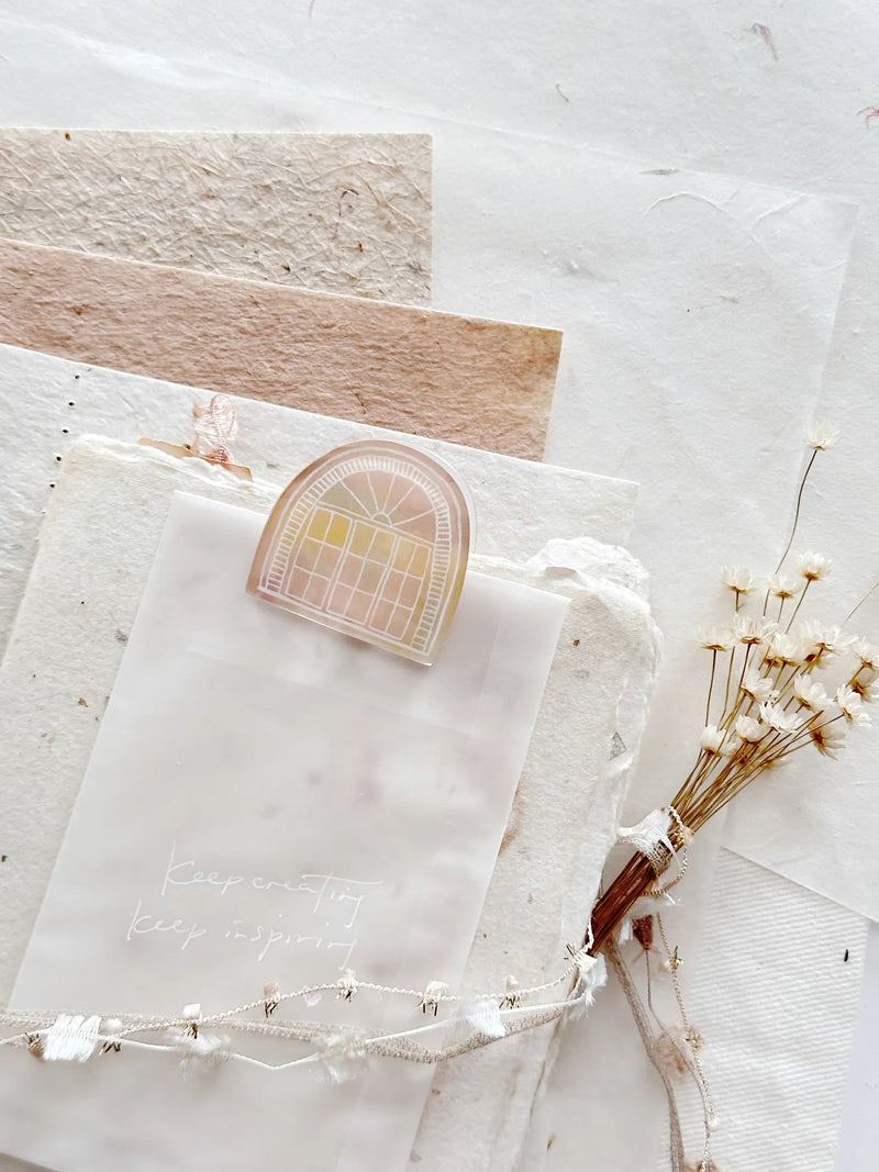 NOVE Tiny Journal Clip Arched Window