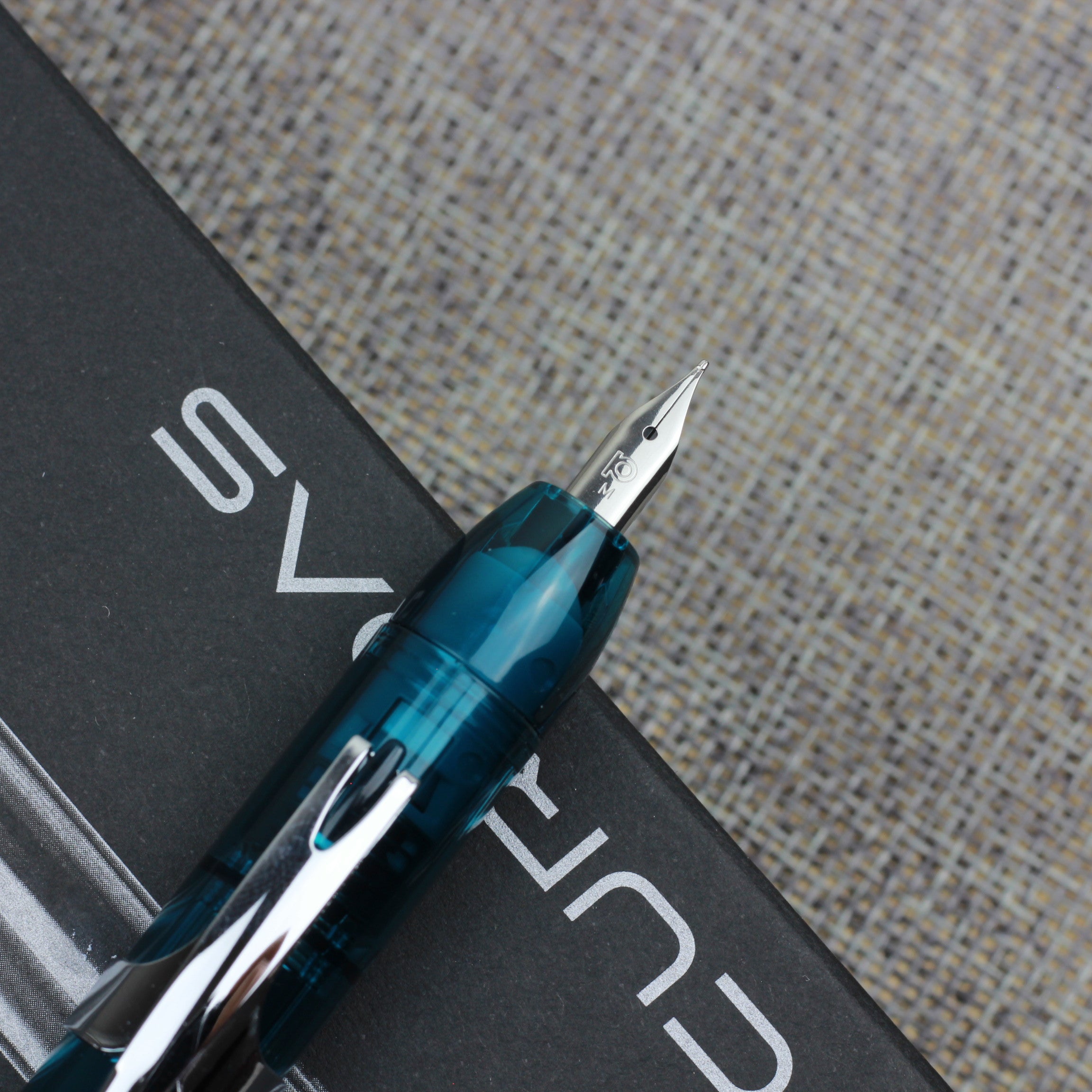 PLATINUM CURIDAS Fountain Pen + Gift Box : Urban Green M