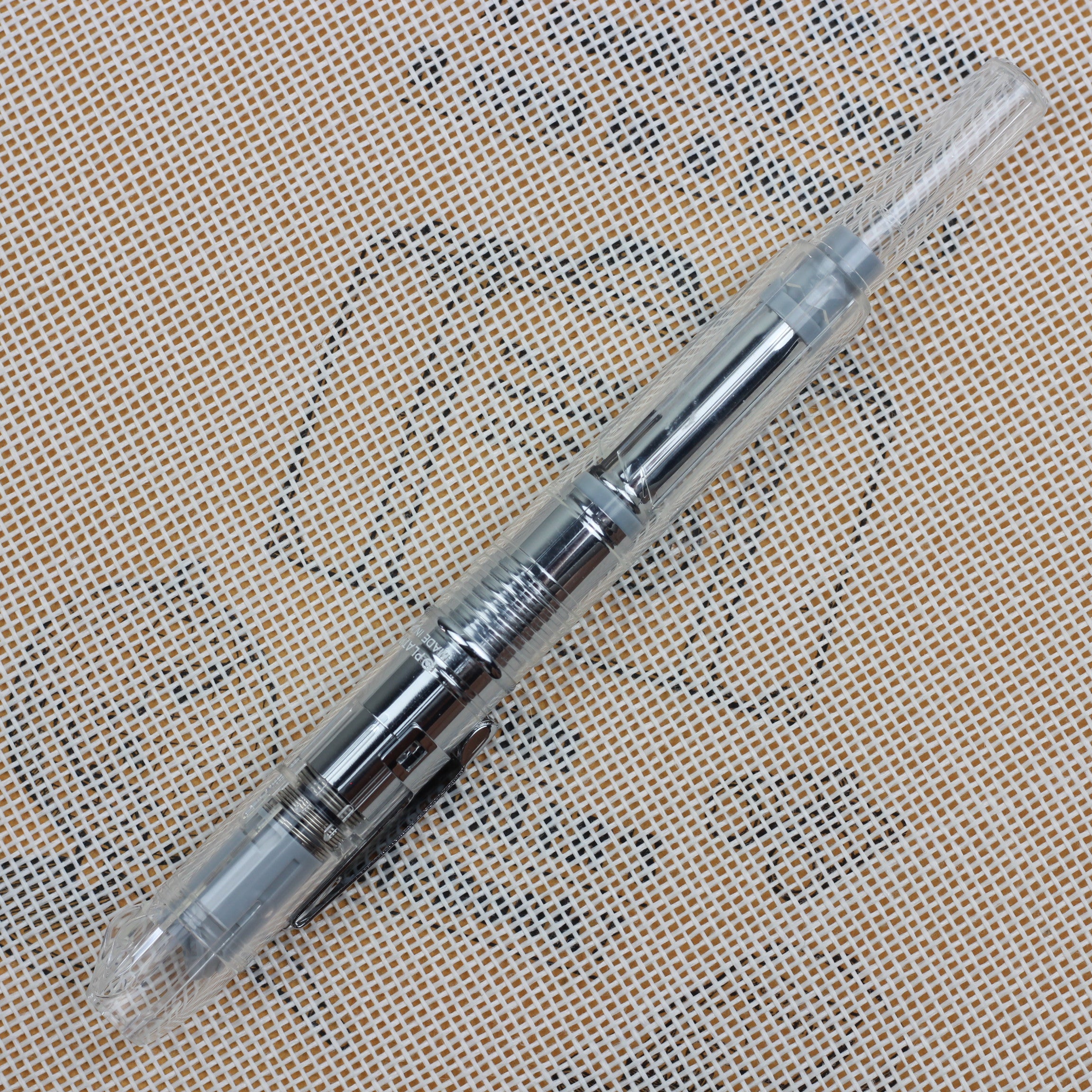 PLATINUM CURIDAS Fountain Pen + Gift Box : Prism Cyrstal M