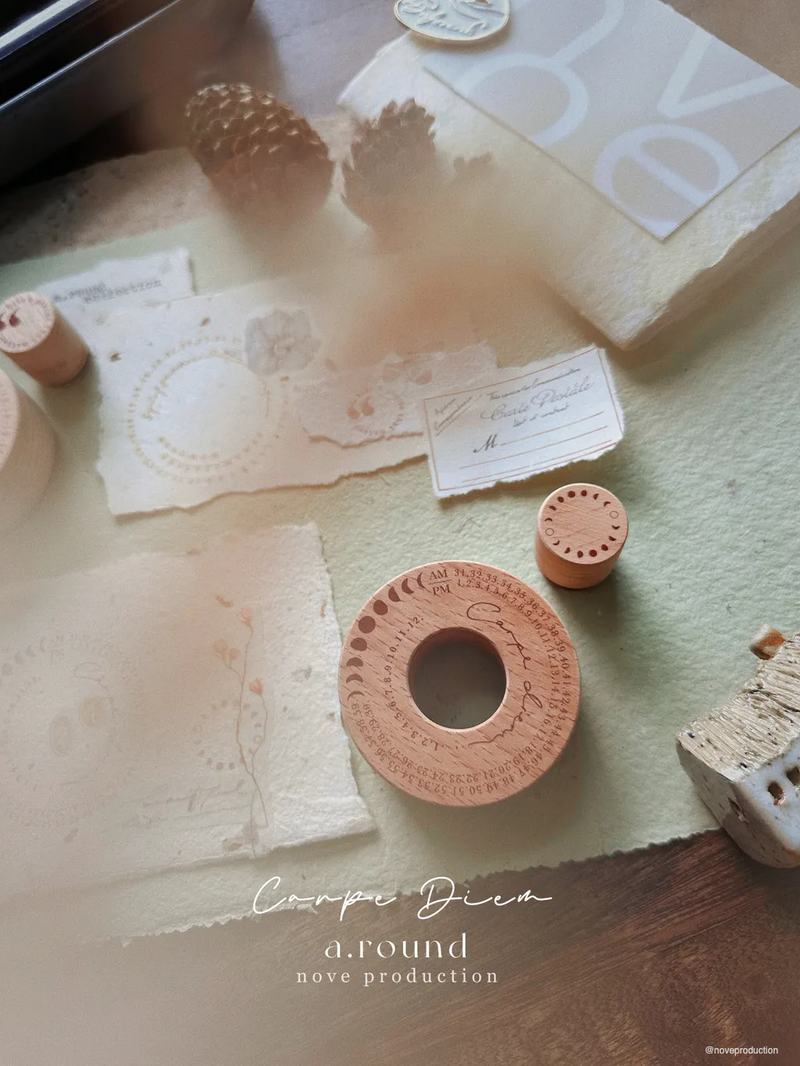 NOVE a. Round Rubber Stamp Carpe Diem