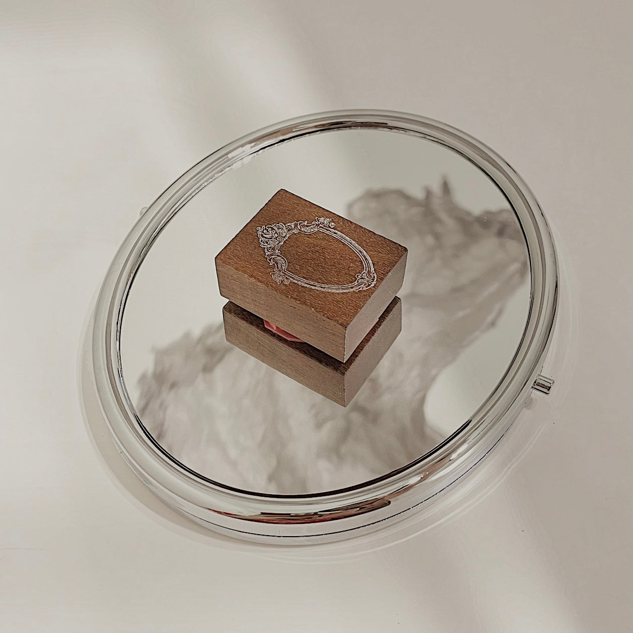 JIEYANOW ATELIER Rubber Stamp Badge Mirror