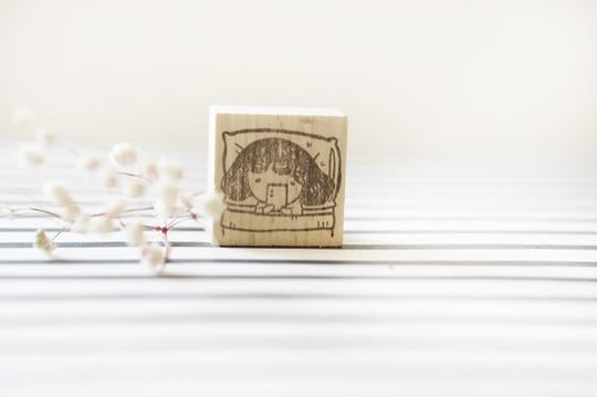 KAMI Rubber Stamp Goodnight Girl with Phone