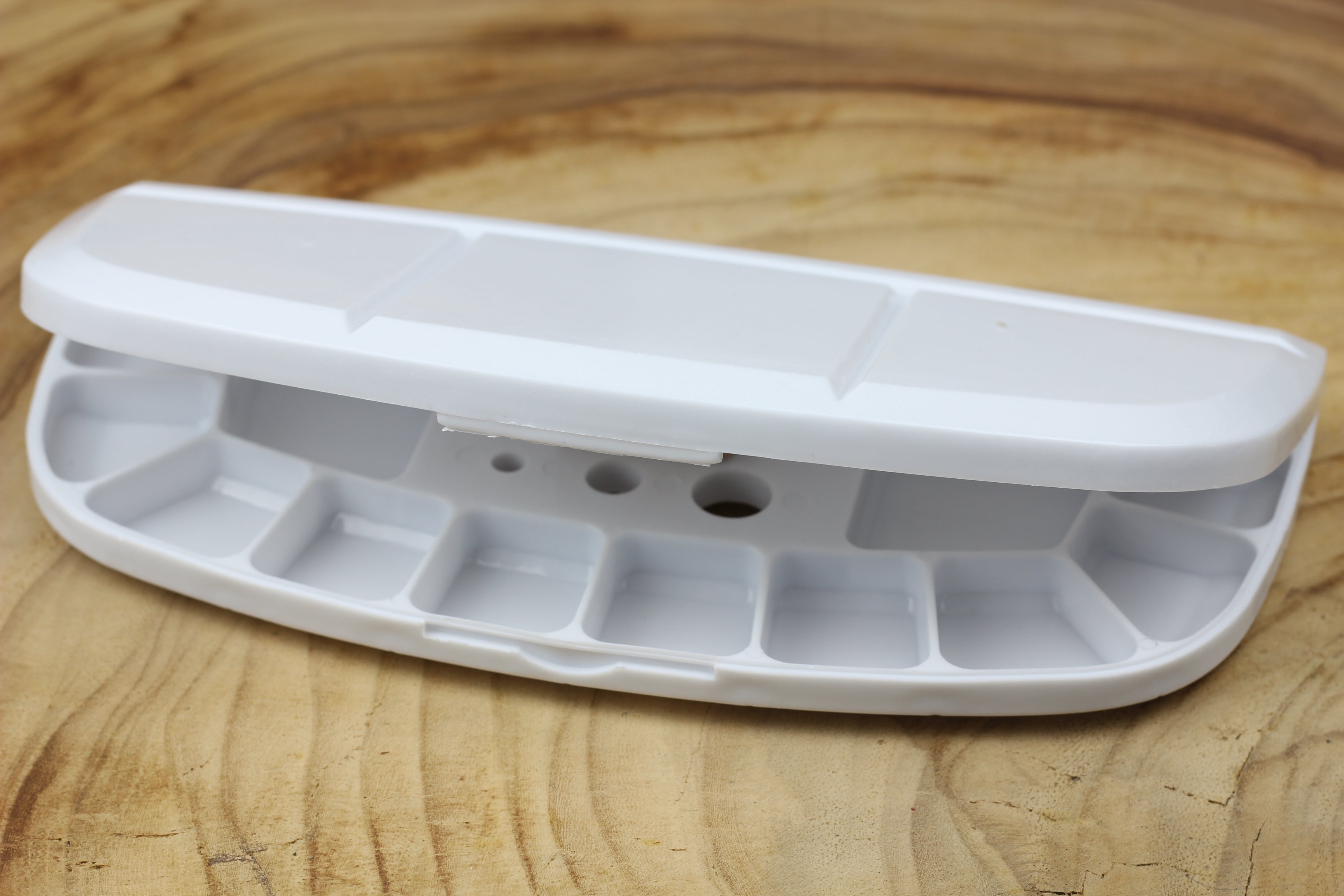 Plastic Oval Palette Box 12 pans White