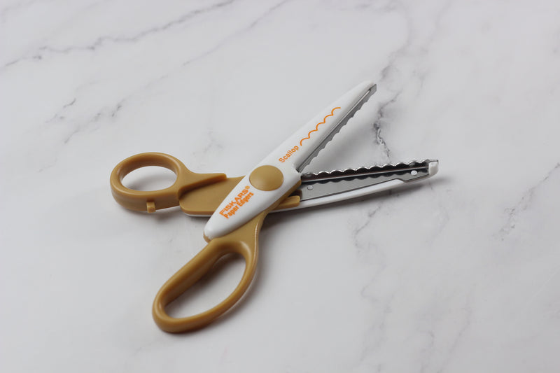 JP FISKARS Paper Scallops