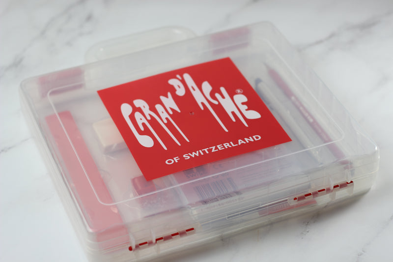 CARAN D'ACHE Classic Metallic 12 in Plastic Case with Materials