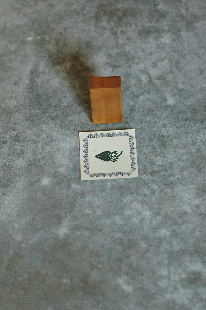 CLASSIKY Porcelain Stamp Strawberry