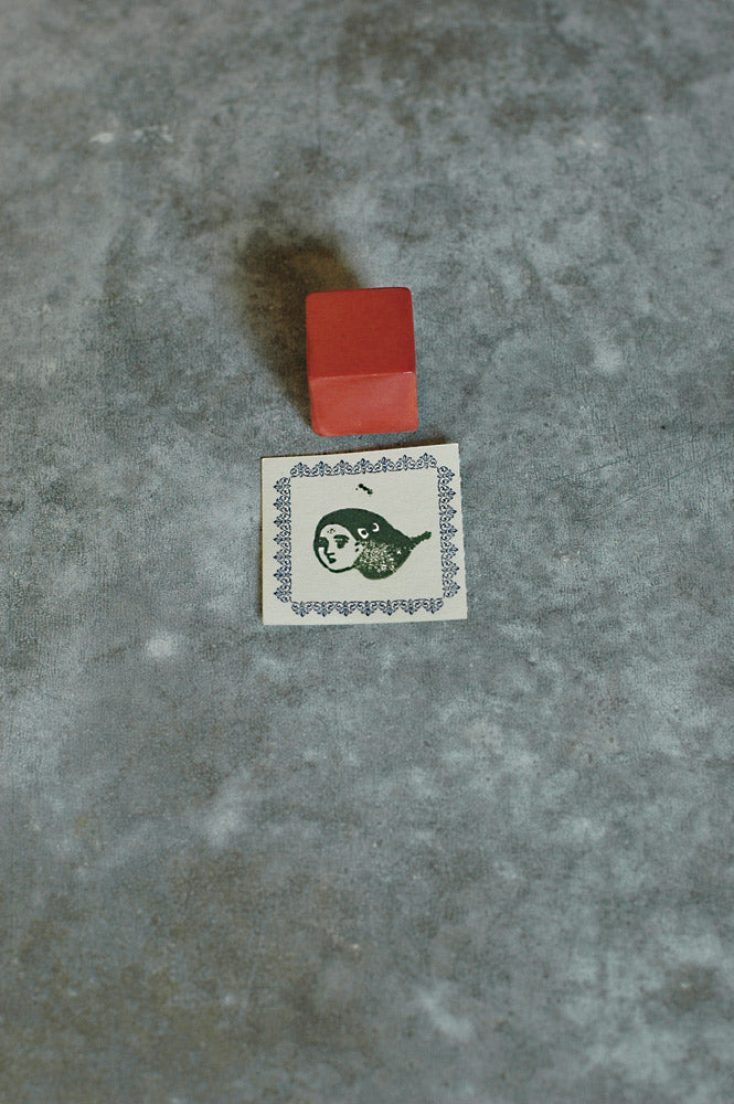 CLASSIKY Porcelain Stamp Head Wind
