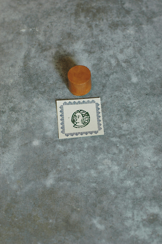 CLASSIKY Porcelain Stamp Daughter