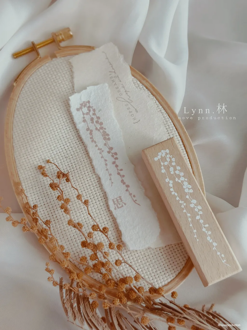 NOVE Lynn Rubber Stamp String of Pearls