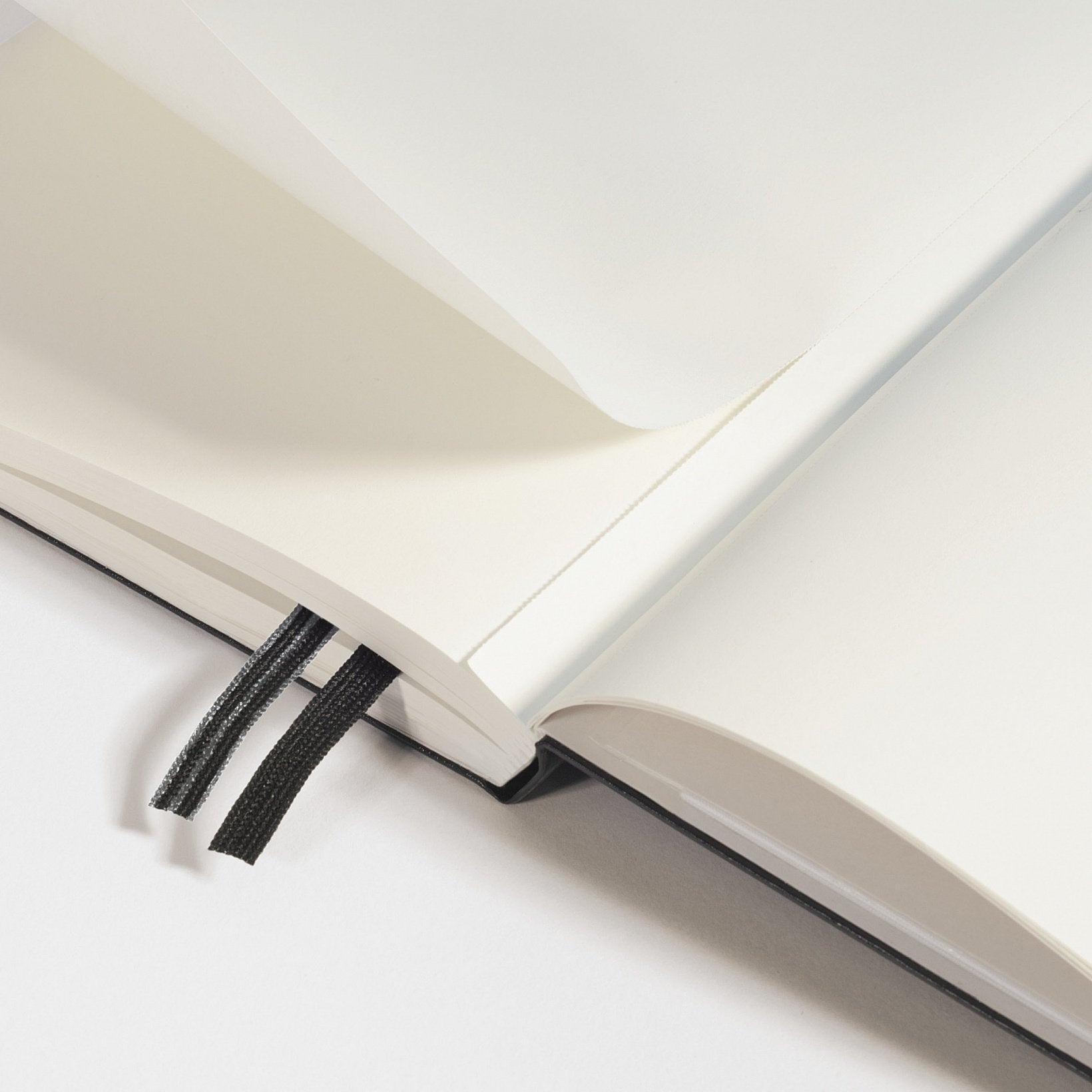 LEUCHTTURM1917 Hardcover A5 Medium Notebook Ice Blue