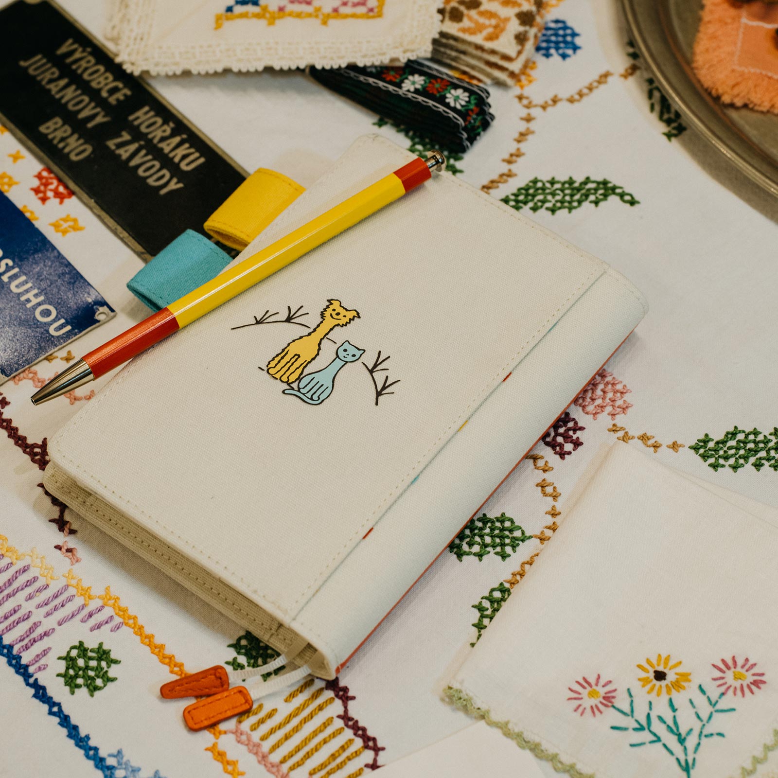 HOBONICHI TECHO 2022 Planner Set A6 Doggie and Pussycat