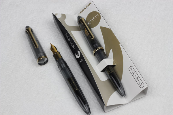 SAILOR 1911 Jr Kurogane Fountain Pen Gold Trim – WRITER Stationery